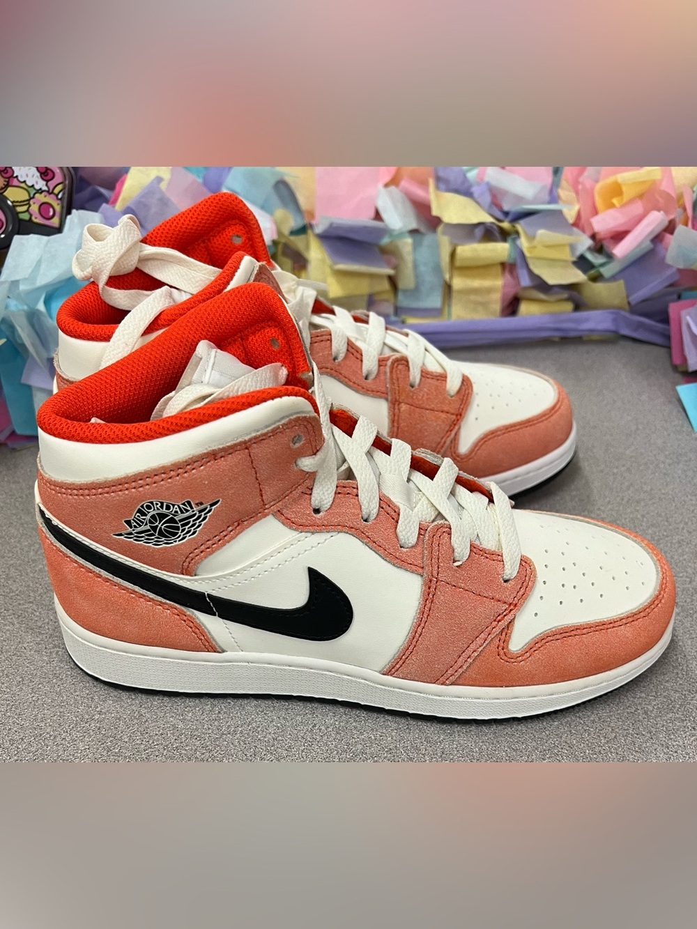 Air Jordan 1 Retro Grade School Youth 6 (W 7.5) in Coral Pink White Black - Picture 3 of 11